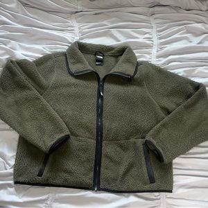 Cropped Northface Jacket